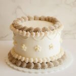 Vintage Style Cake 8"